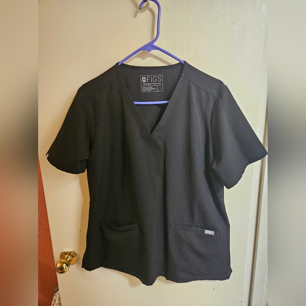 Figs Casma Large Black Scrub Top
